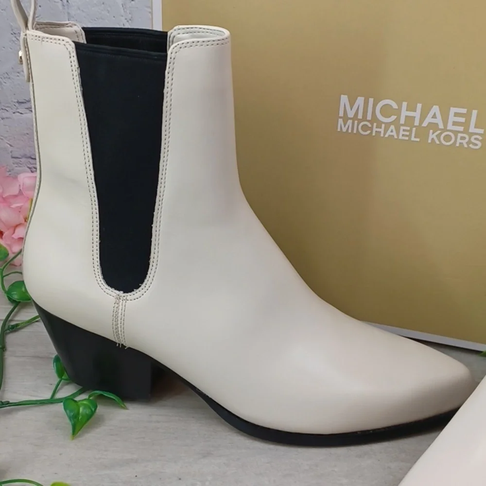 Michael Kors Kinlee Bootie NIB